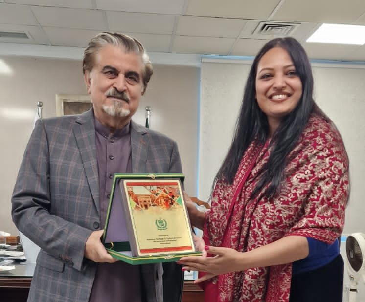 British-Pakistani Soprano discusses music industry matters with minister Shah