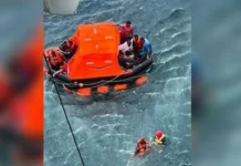 Pakistan Navy rescues all 20 crew members from sinking cargo dhow near Ormara